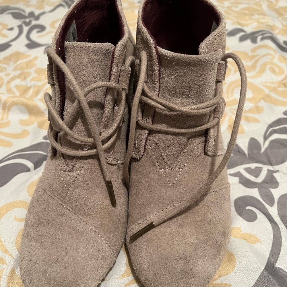 Toms booties 8.5